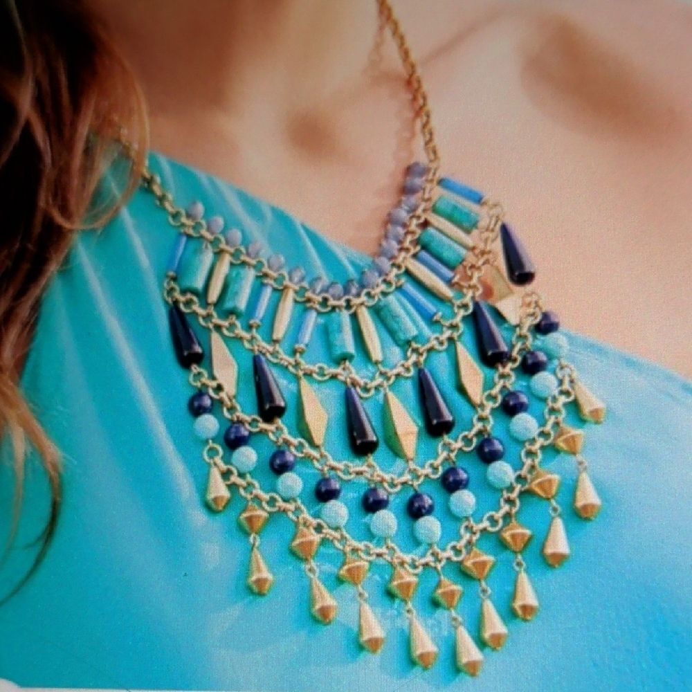 New Never Worn Stella & Dot Malta Bib Necklace